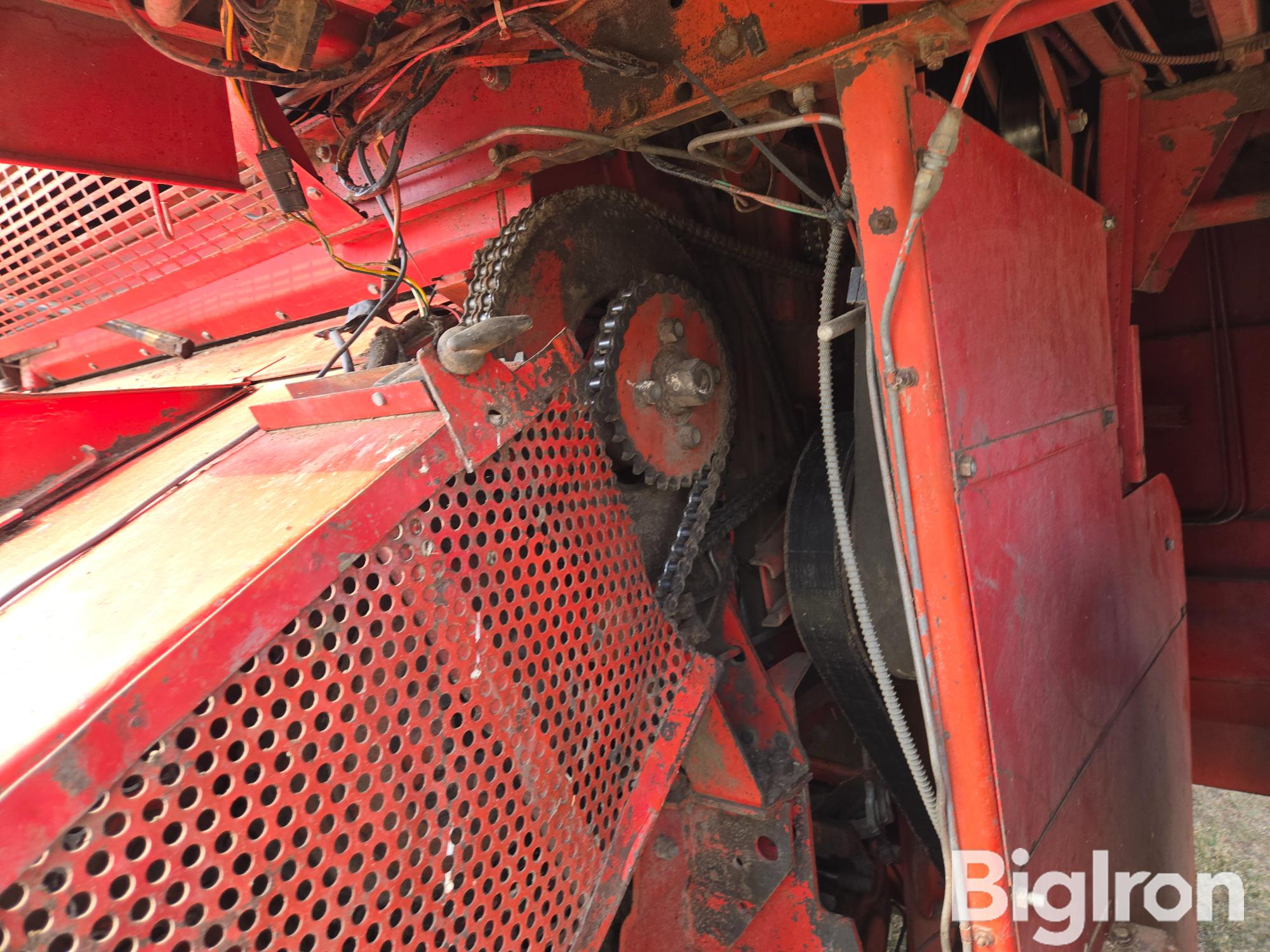 items/48241c215c89ef1194430022488d1829/1979masseyferguson750combine_95be9011a5bd47d994bc809ed49980f1.jpg