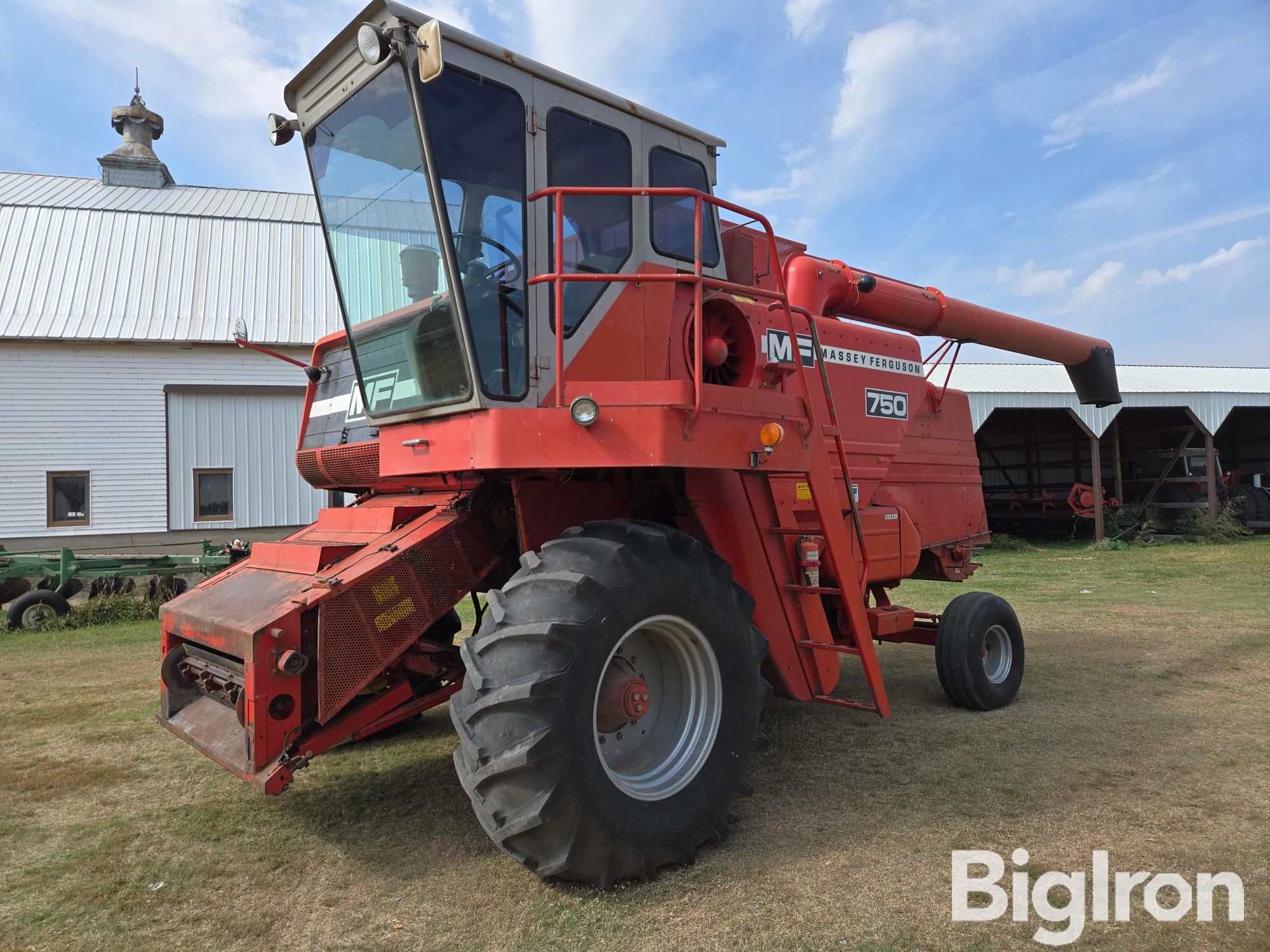 1979 Massey Ferguson 750 2WD Combine 