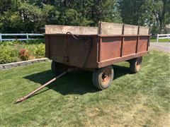 McCormick 52 Harvest Wagon W/Hydraulic Hoist 