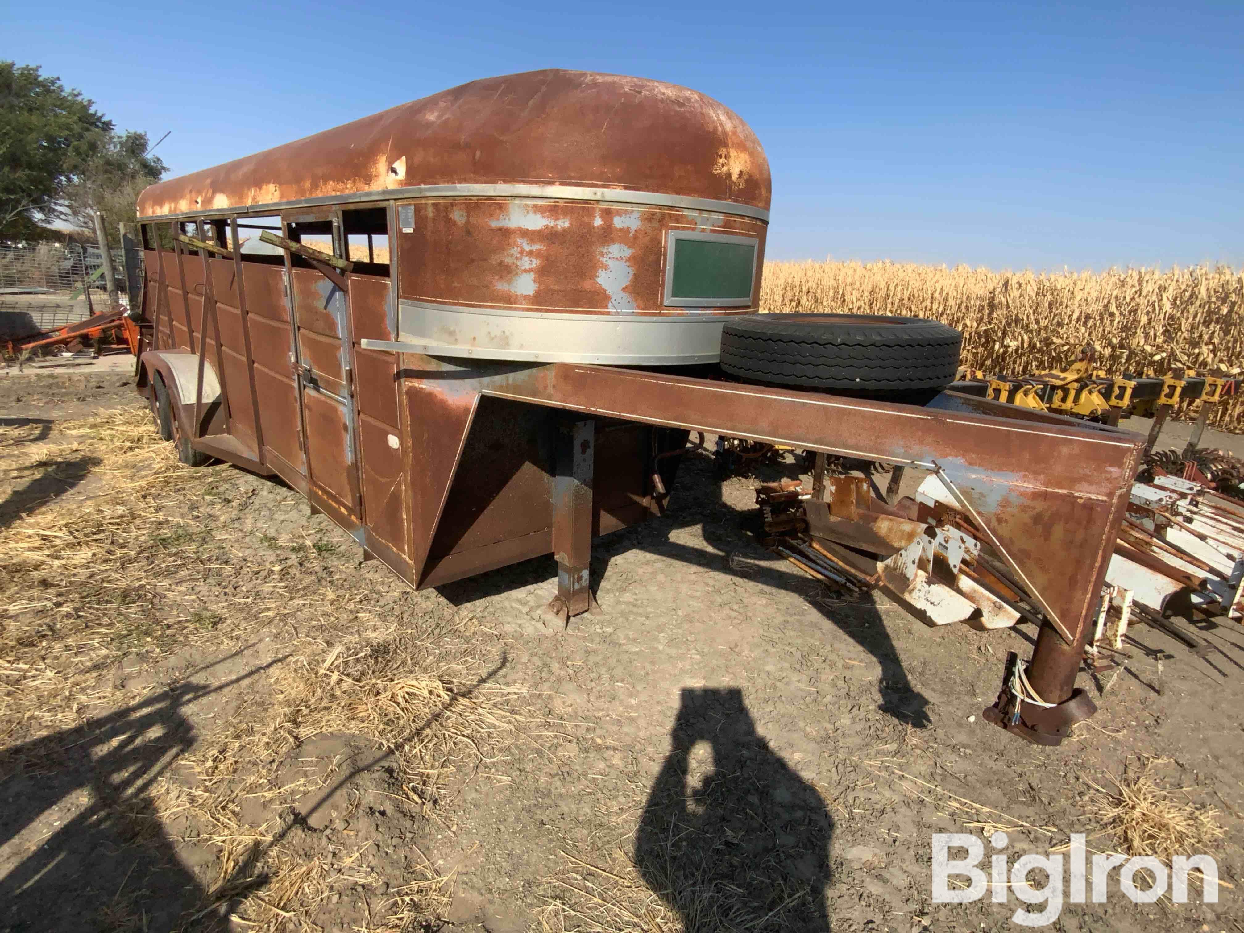 1973 Imperial Trailers 20’x5’ T/A Fifth Wheel Livestock Trailer 