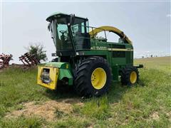 1998 John Deere 6750 Self-Propelled Forage Harvester 