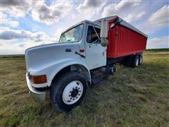 2000 International 4900 T/A Grain Truck 