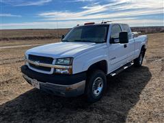 2004 Chevrolet 2500 HD 4x4 Extended Cab Pickup 