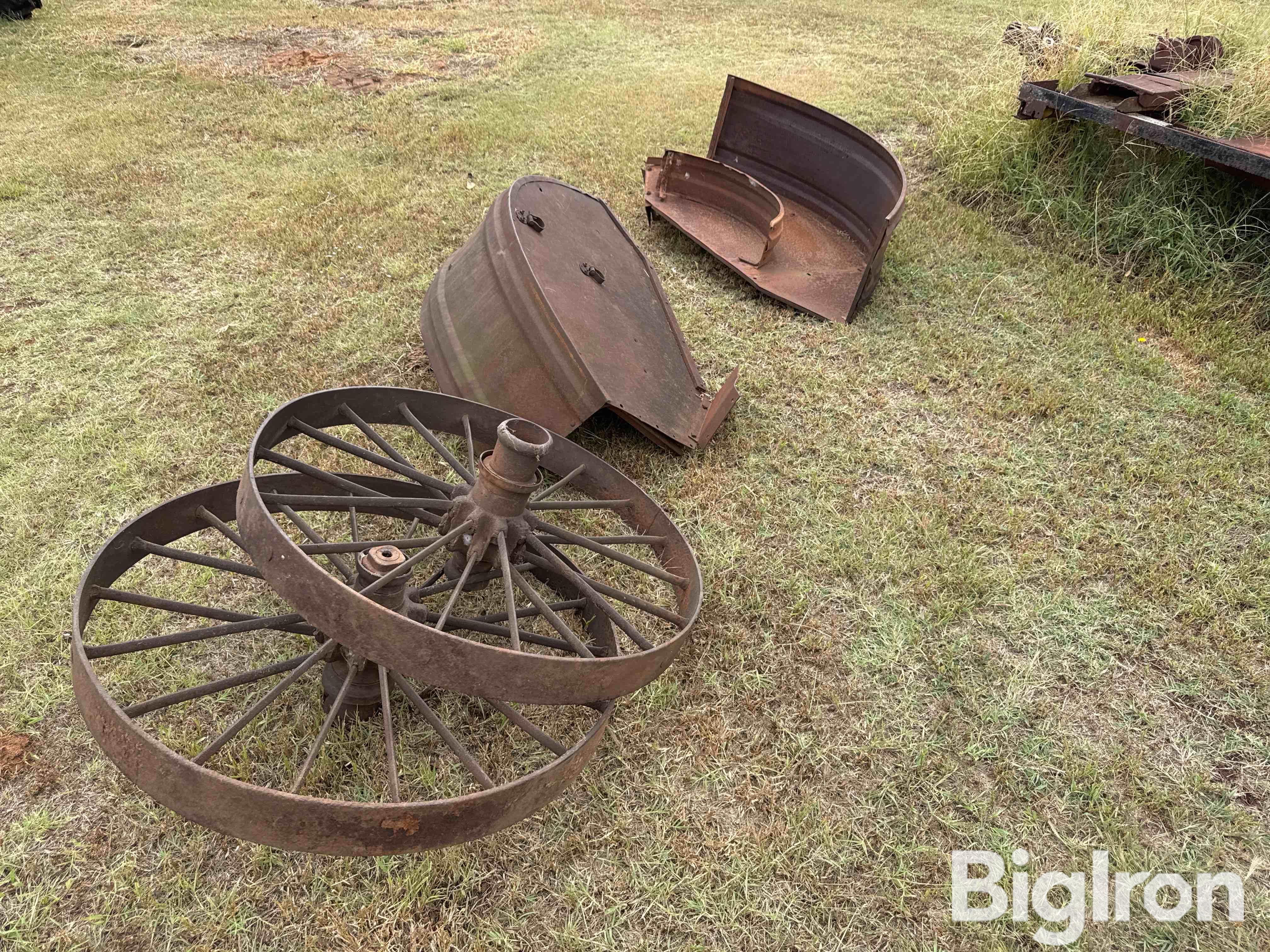 Allis-Chalmers 20-35 Fenders & Steel Wheels 