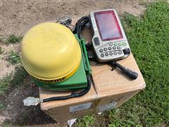 items/493e6e68cf27ee11a81c000d3a61103f/johndeere1800monitorglobe_1719e90381e24248a79fa6935150067e.jpg