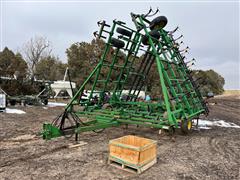 John Deere 960 Field Cultivator 