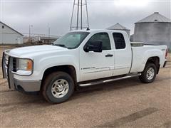 2007 GMC K2500 4x4 Extended Cab Pickup 