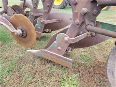 items/4b35f7704e7fee11a81c6045bd4a636e/johndeere3bottomplow-33_47a07e5c232e4b2abd0cdc2e96d0205d.jpg