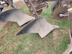 items/4b35f7704e7fee11a81c6045bd4a636e/johndeere3bottomplow-33_8c599f2e24eb492da1b8f39f9f4fe8db.jpg