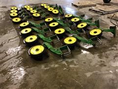 John Deere Single Disc 2X2 Fertilizer Openers 