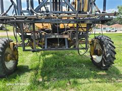 items/4b5e1293532dee11a81c000d3ad39f19/ag-chemrogator644selfpropelledsprayer_2043638ca0a141d59ffd1ef50fa7dd48.jpg