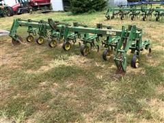 John Deere 825 Field Cultivator 