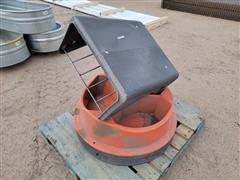 Behlen Mineral/Stall Feeders 