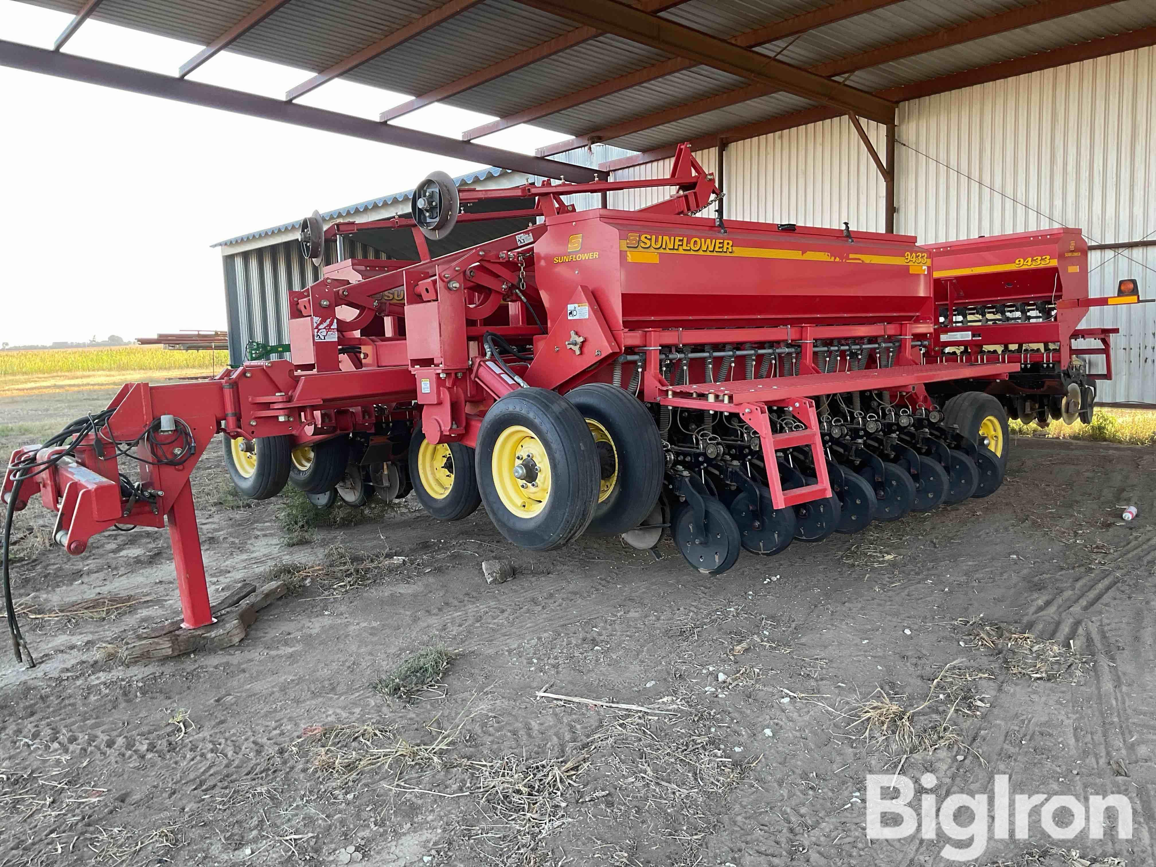 AGCO Sunflower 9433-30 No Till Drill 