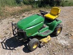 John Deere LT180 Lawn Tractor 