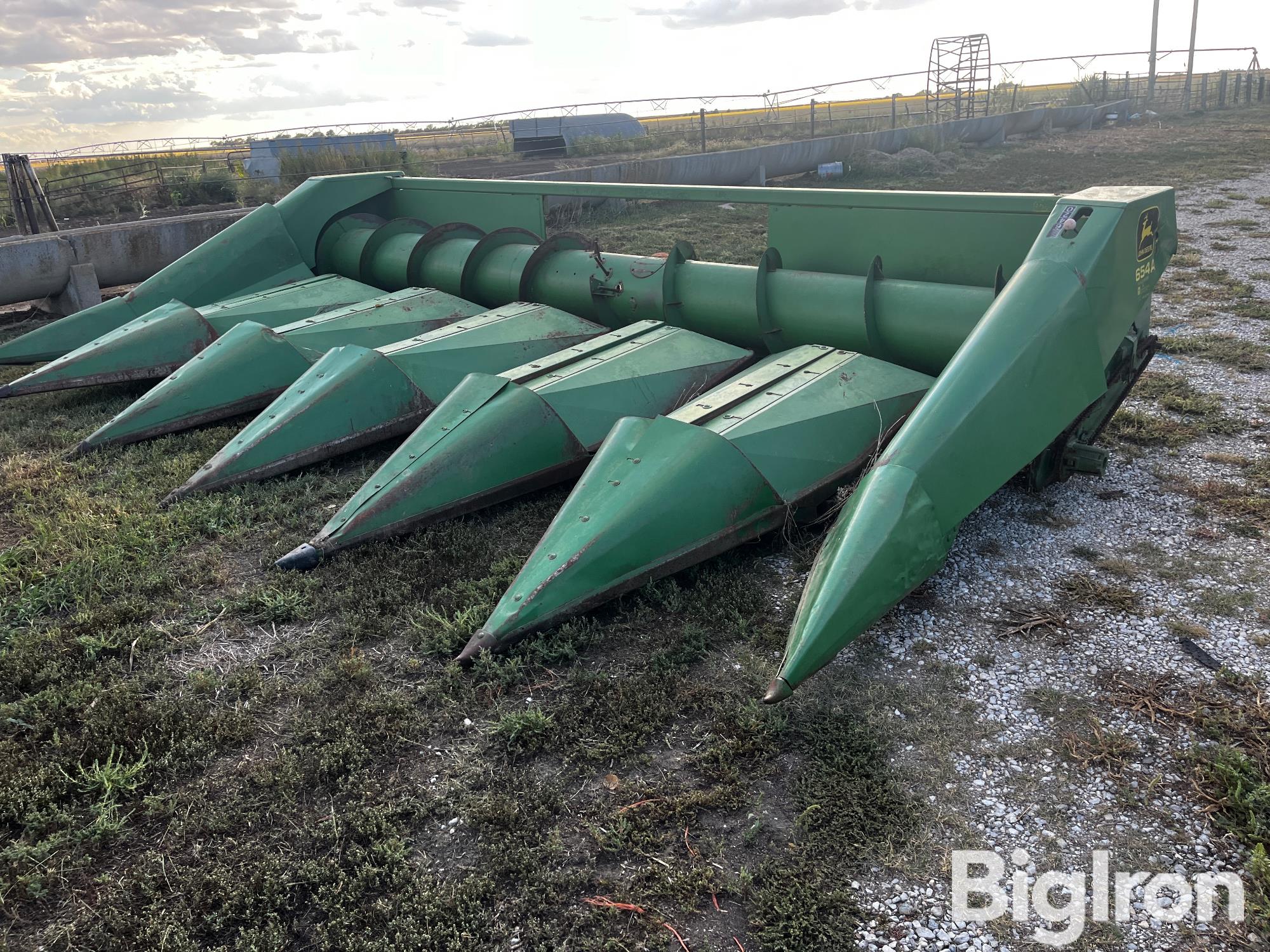 John Deere 654A Row Crop Head 