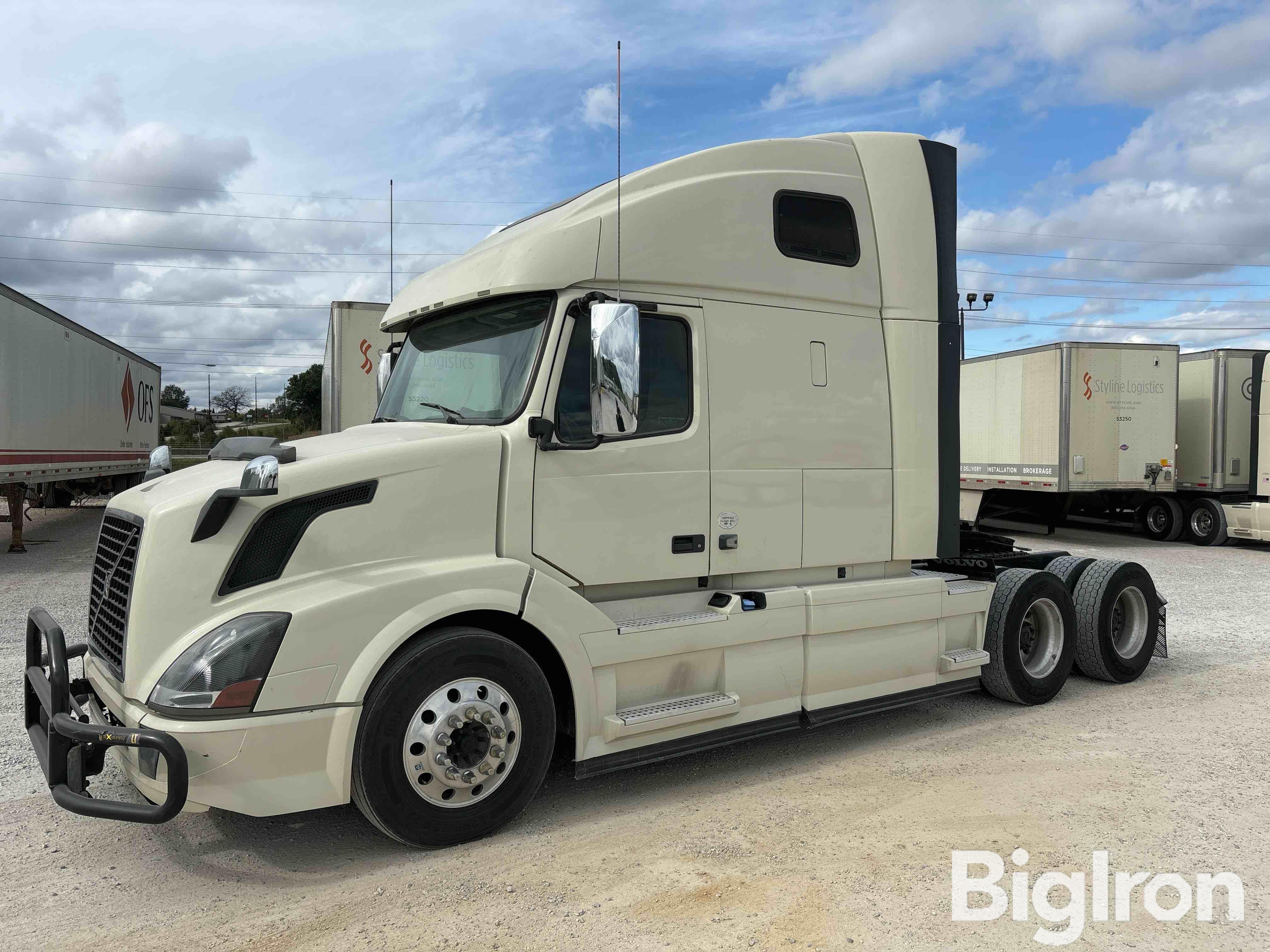 2016 Volvo VNL T/A Sleeper Truck Tractor 