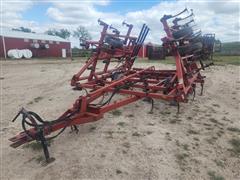 International 4800 Vibra Shank Field Cultivator 