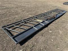 24’ Freestanding Feeder Panel 