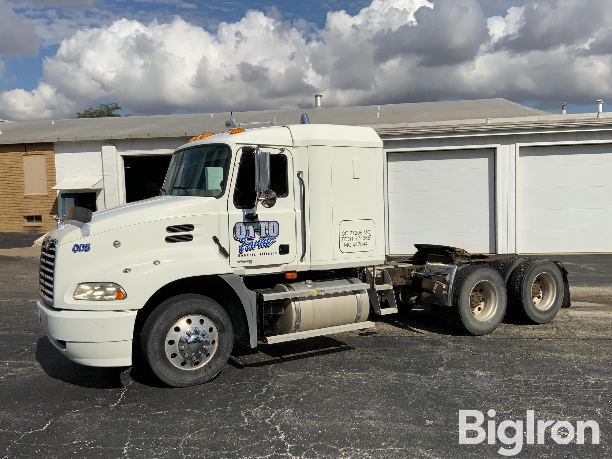 2006 Mack CXN613 T/A Sleeper Truck Tractor 