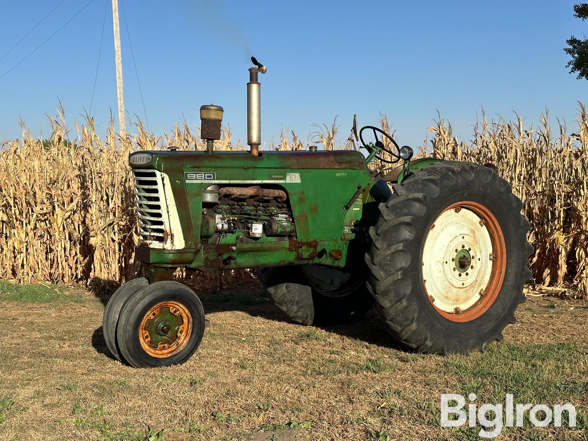 1962 Oliver 880 Diesel 2WD Tractor 