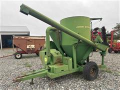 John Deere 400 Grinder Mixer 