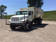 1995 International 4700 S/A Feed Truck W/Kuhn Knight Mixer Box 