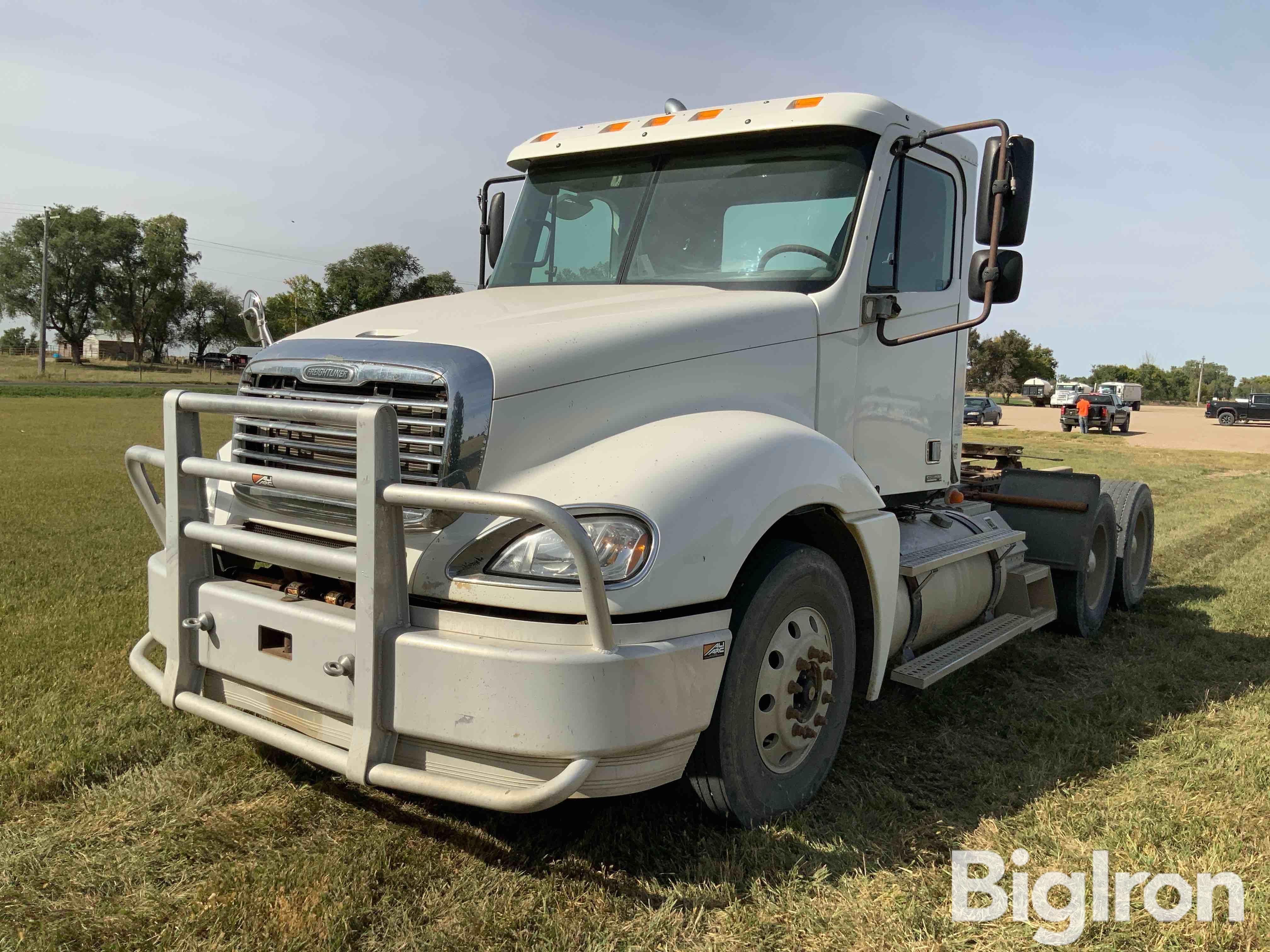 2006 Freightliner Columbia 112 T/A Truck Tractor 