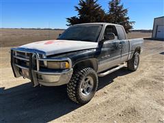 1998 Dodge 1500 4x4 Extended Cab Pickup 
