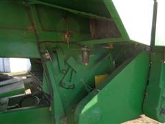 items/4ed22ccd9dc6411b8de0b1bbd565545b/1991johndeere9500combine-14_9076b453c85148a7a29218ea3d8fa884.jpg