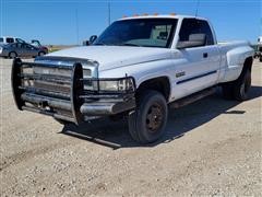 2001 Dodge RAM 3500 4x4 Extended Cab Dually Pickup 