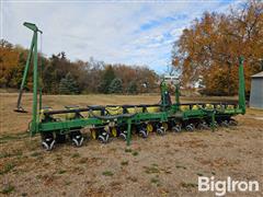 John Deere 7300 MaxEmerge 2 12R30 Vertical Fold Planter 