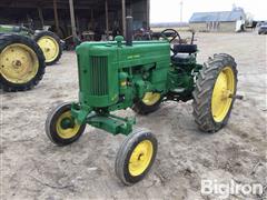 1953 John Deere 40 2WD Tractor 