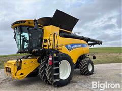 2023 New Holland CR10.90 4WD Combine 