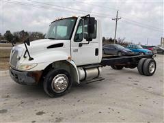 2006 International 4300 DRW S/A Cab & Chassis 