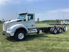 2024 Kenworth T880 Tri/A Cab & Chassis 