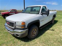 2004 GMC Sierra 2500 HD 4x4 Pickup 