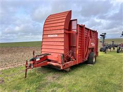 Hesston S30A Stakhand Hay Stacker Wagon 