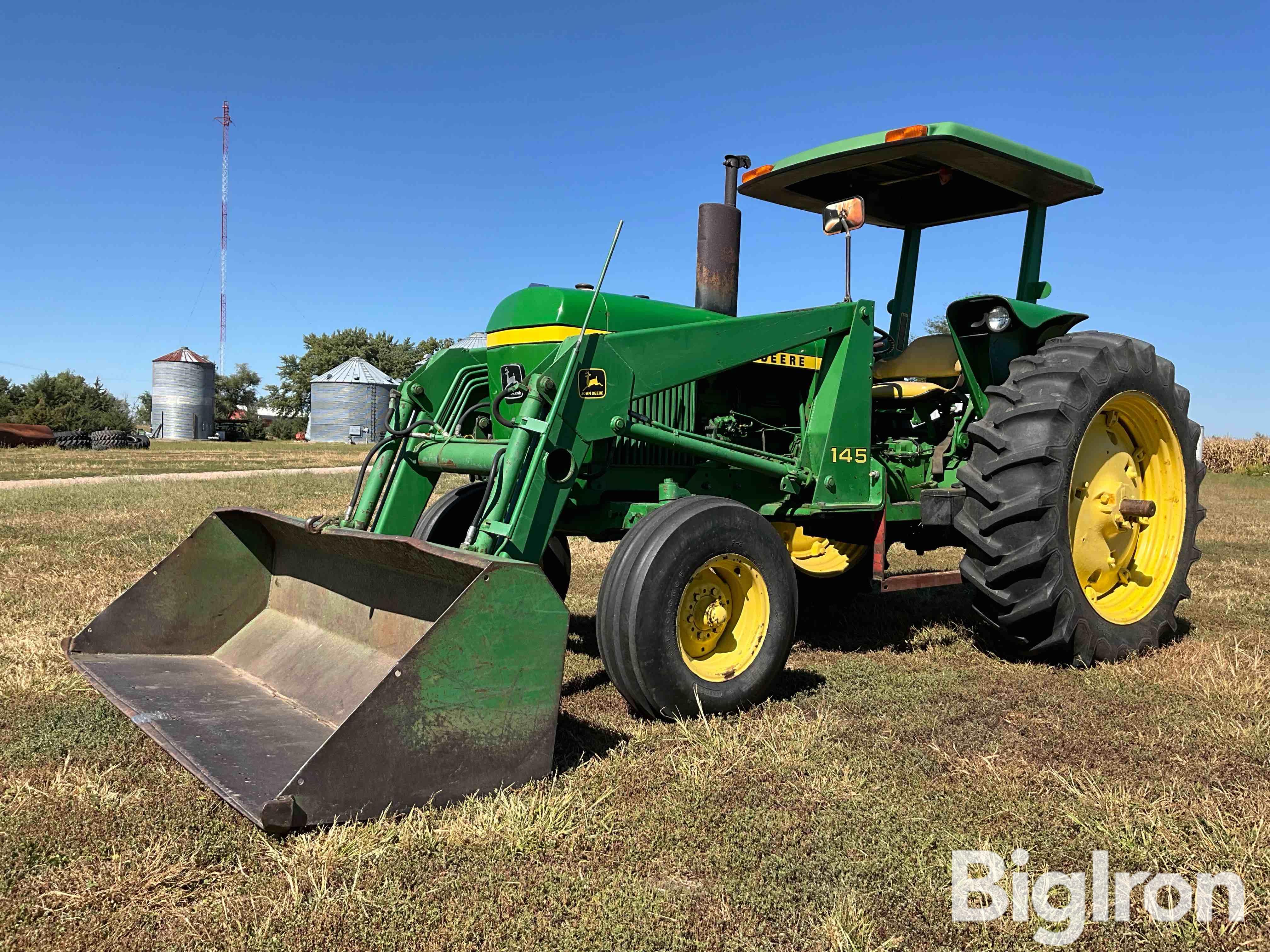 1976 John Deere 2640 2WD Tractor W/145 Loader 