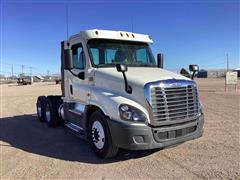 2016 Freightliner Cascadia 125 T/A Truck Tractor 