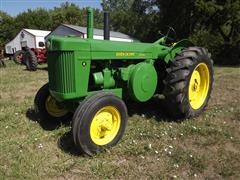 1952 John Deere R 2WD Tractor 