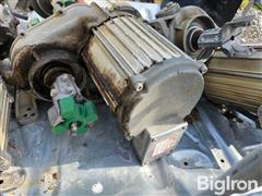 items/51732695894cf01195f27ced8d56e20b/reinke-pivot-center-drives-2_0d00aa636e3647c297c72fd0fee2a567.jpg