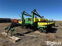 John Deere 1770 MaxEmerge Plus 16 Row Planter 