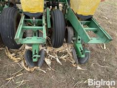 items/52bc495175acef1195f6000d3a620d5e/johndeere72008r30planter-24_3a1187265d3849f5a93c9dabf5dccb6a.jpg