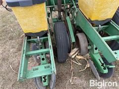 items/52bc495175acef1195f6000d3a620d5e/johndeere72008r30planter-24_514fefedfebf416b8943f6b4d3a24d63.jpg