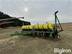 John Deere 7200 8R30 Planter 