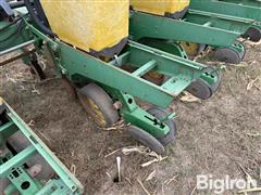 items/52bc495175acef1195f6000d3a620d5e/johndeere72008r30planter-24_987e29e1481d490596cec4cf33e5f1eb.jpg