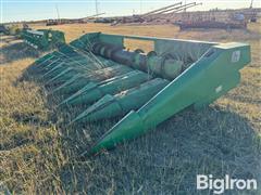 John Deere 853 Row Crop Head 