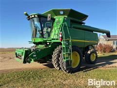 2005 John Deere 9660 STS 2WD Combine 