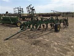 John Deere 777 H 6 Bottom Pull Type Moldboard Plow 